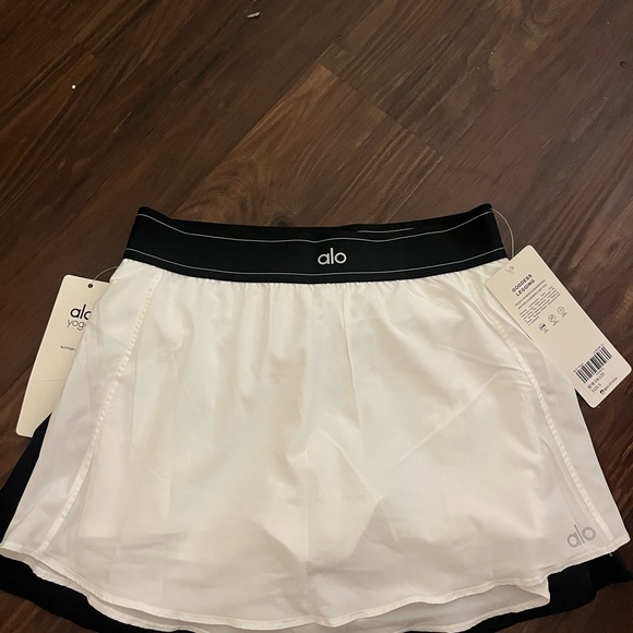 ALO YOGA knock off skirt (is exactly identical to the real one) - Picture 4 of 4
